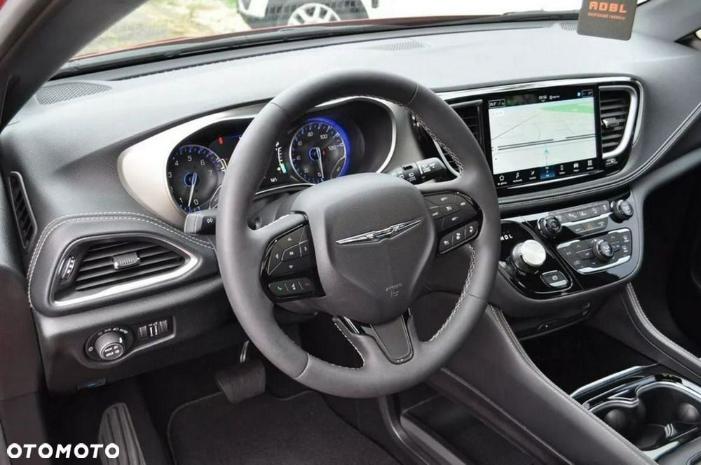 Chrysler Pacifica - 15