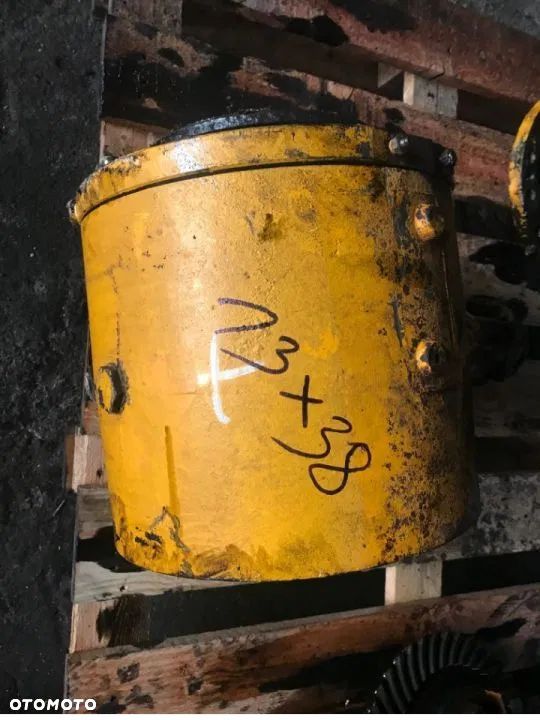 JCB 3 CX - Obudowa Ataku Mostu Tylnego - 1