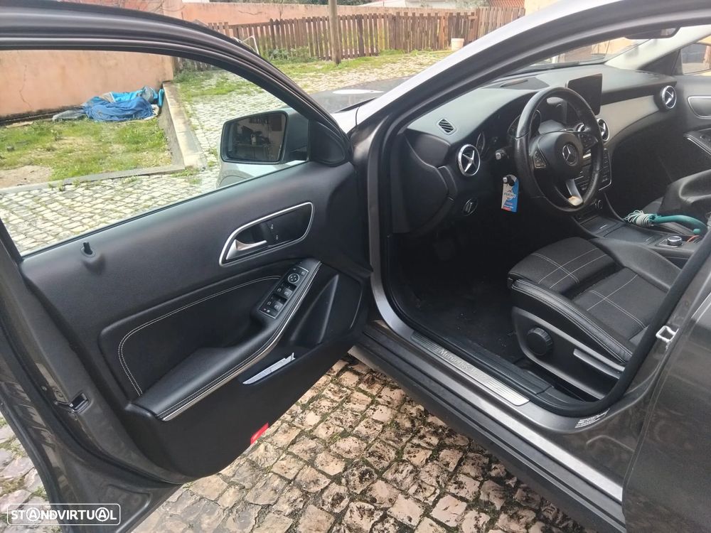 Mercedes-Benz GLA 220 d - 8