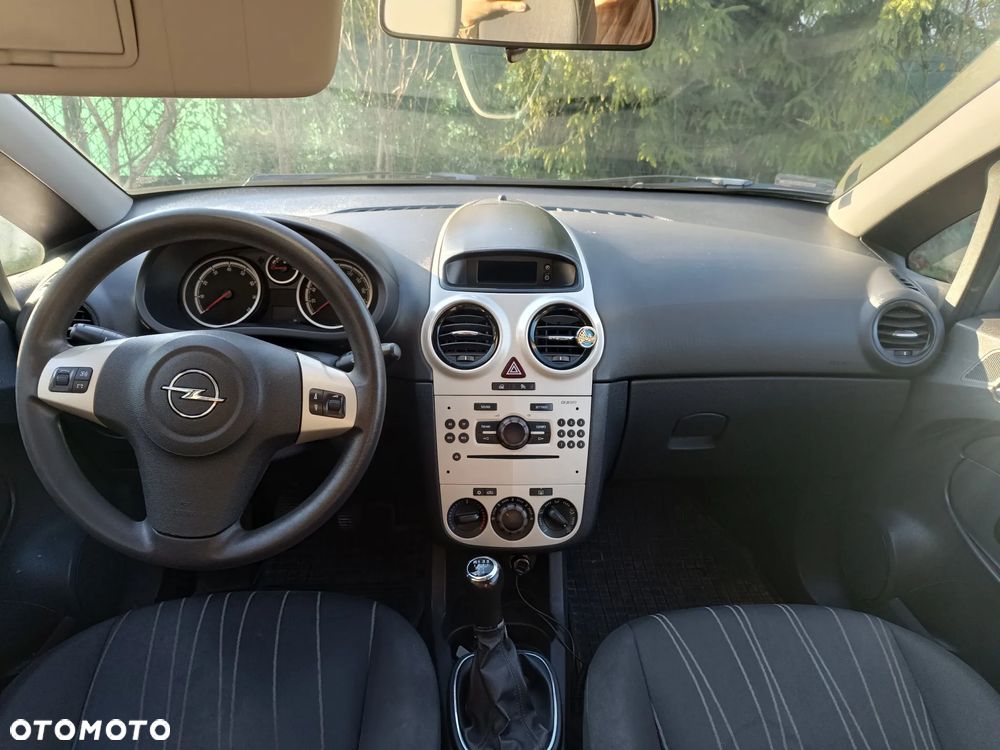 Opel Corsa 1.2 16V Cosmo - 8