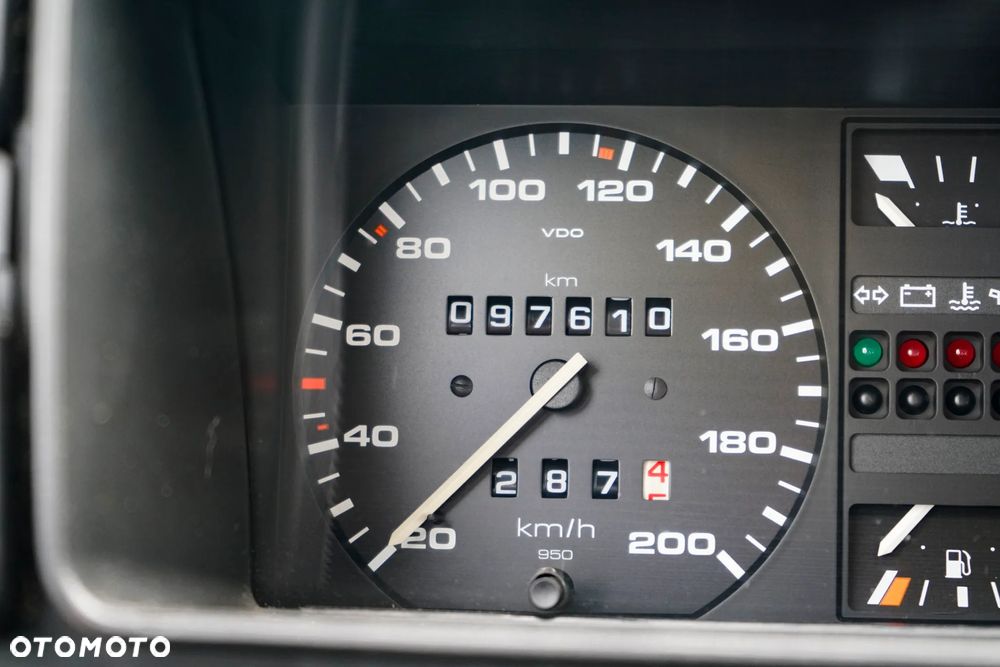Volkswagen Golf - 31
