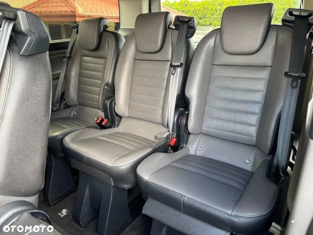 Ford Tourneo Custom - 31