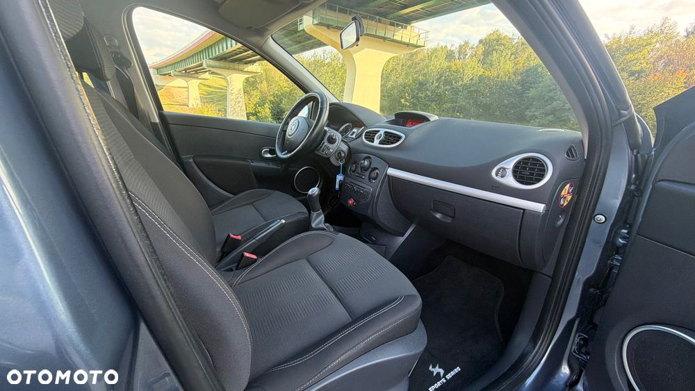 Renault Clio 1.2 16V 75 Yahoo - 8