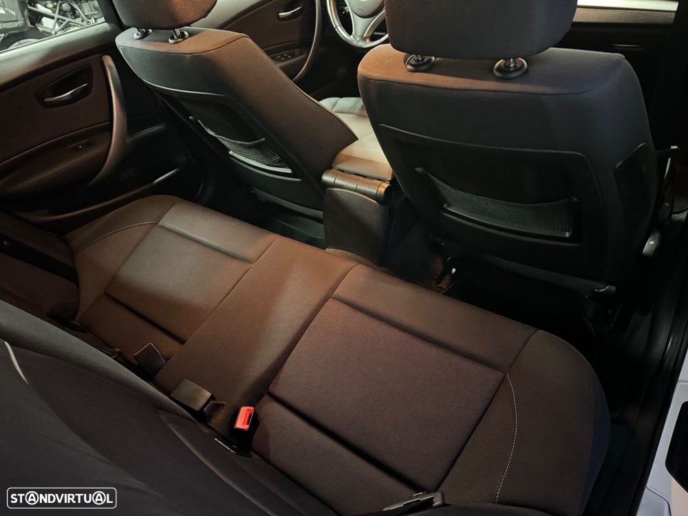 BMW 118 d xDrive Urban Line - 12