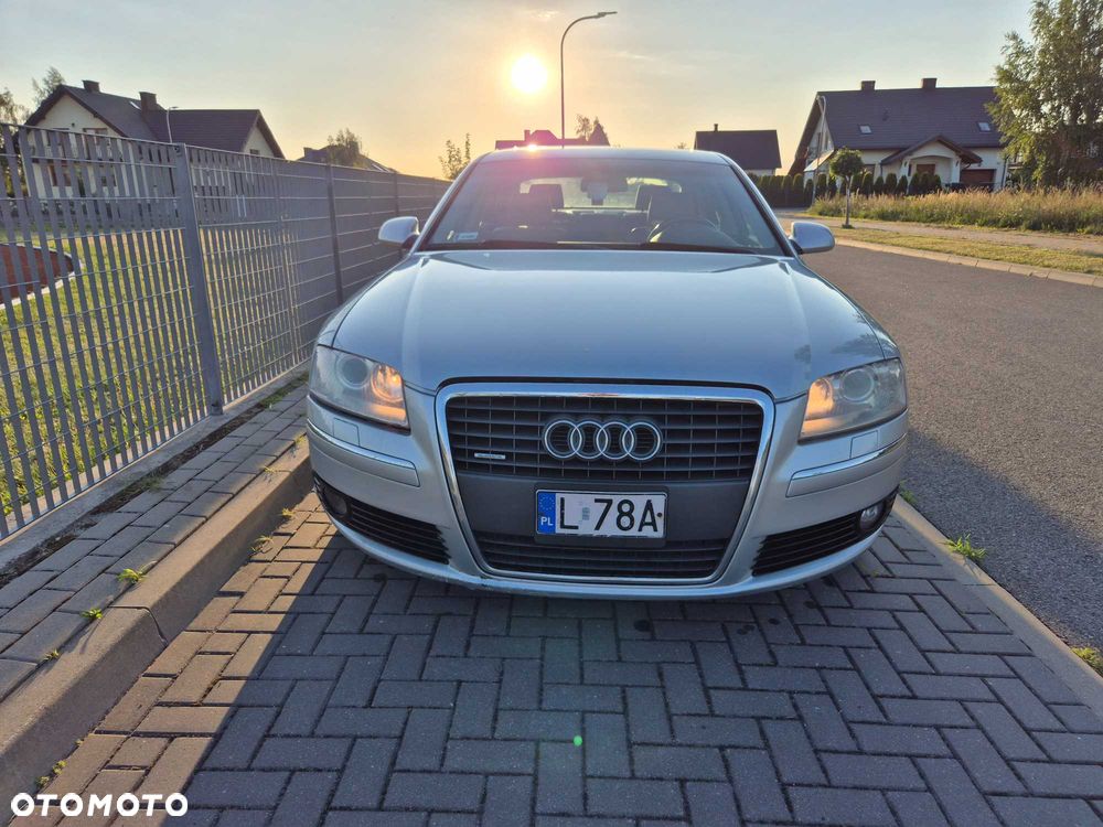 Audi A8 - 4