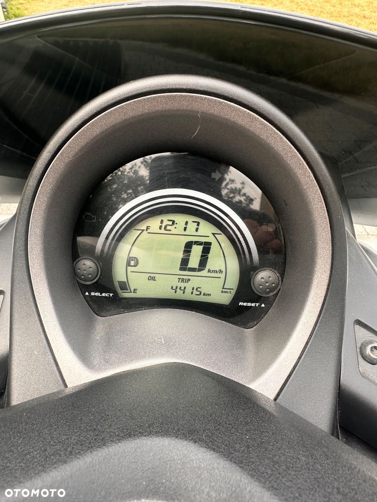 Yamaha NMAX - 9