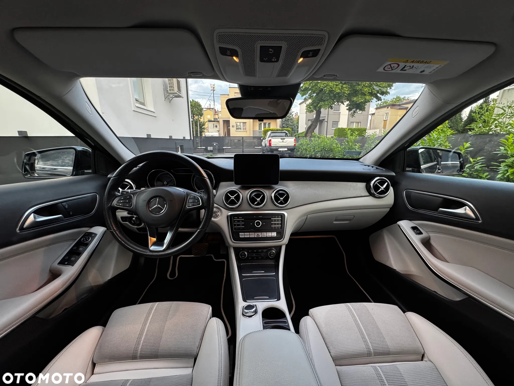 Mercedes-Benz GLA 200 7G-DCT - 12