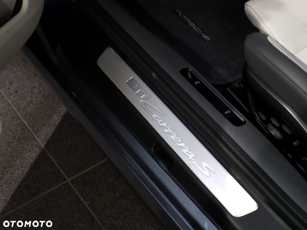 Porsche 911 Carrera S - 29