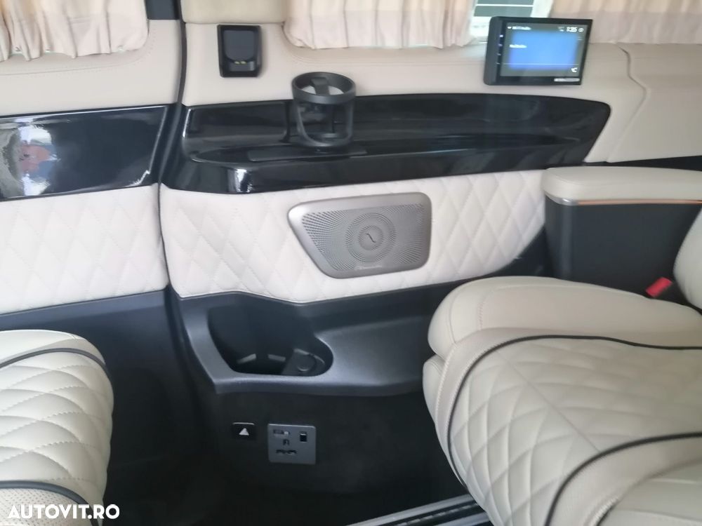 Mercedes-Benz V 220 d kompakt 9G-TRONIC Avantgarde - 23