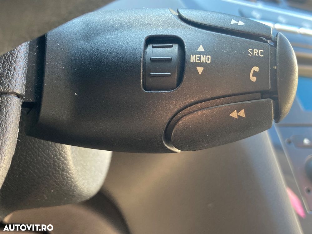 Peugeot 5008 HDI FAP 150 Family - 4