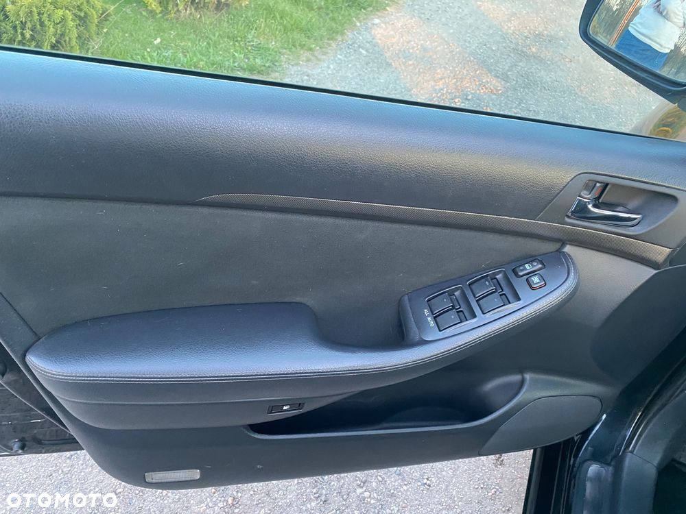 Toyota Avensis 1.8 VVT-i Sol - 19