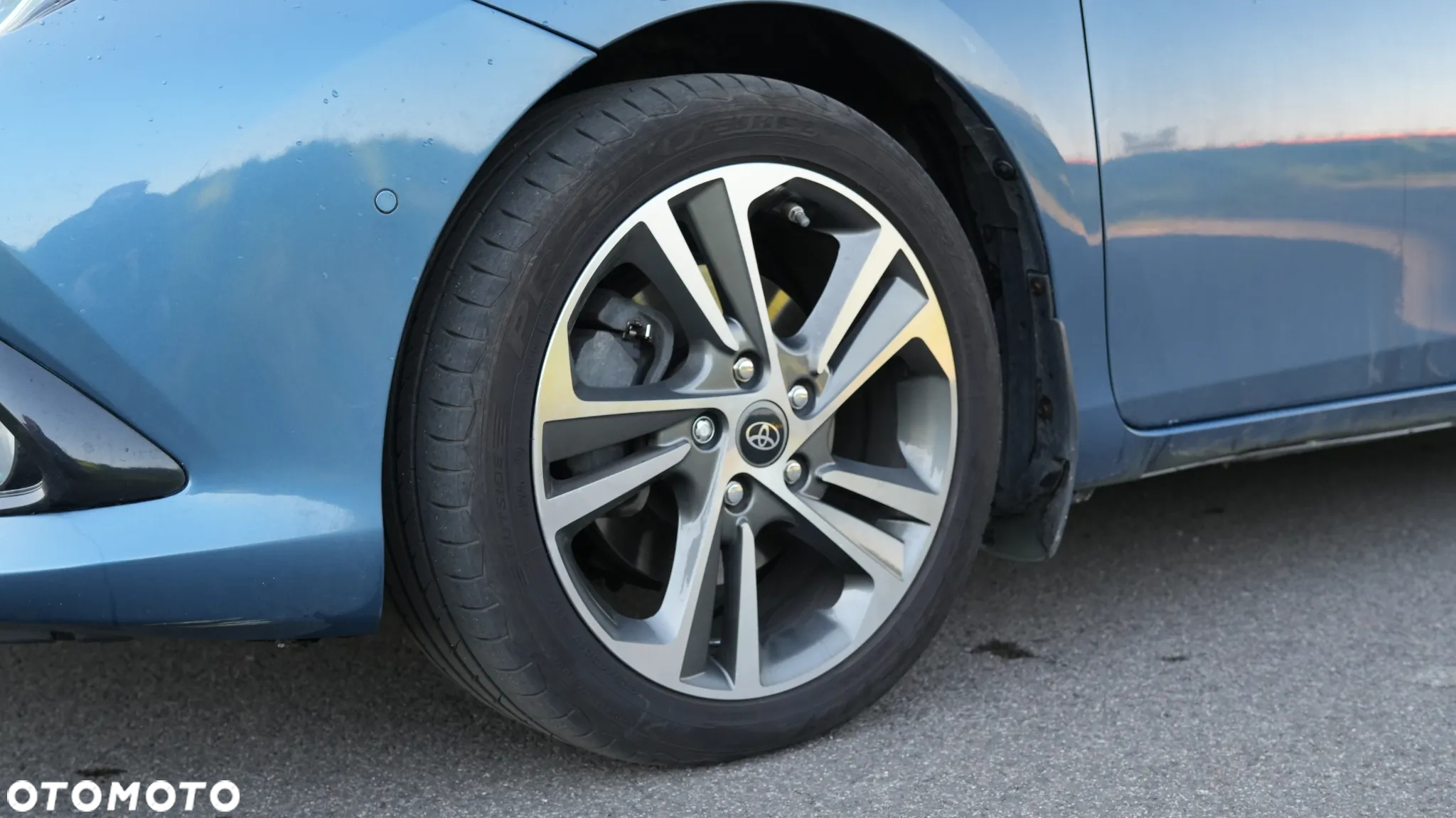 Toyota Auris Hybrid 135 Prestige - 6