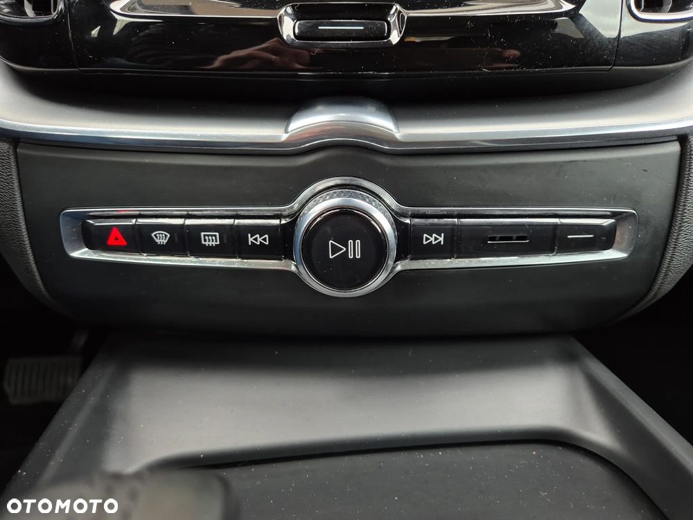 Volvo XC 60 B4 B Inscription - 17