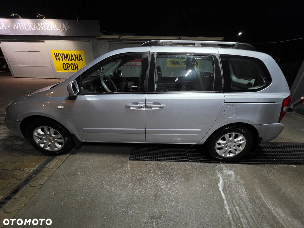Kia Carnival - 3