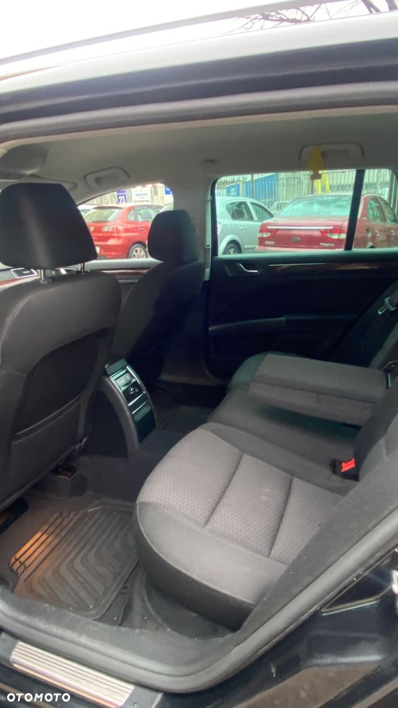 Skoda Superb 2.0 TDI DSG FAMILY - 15