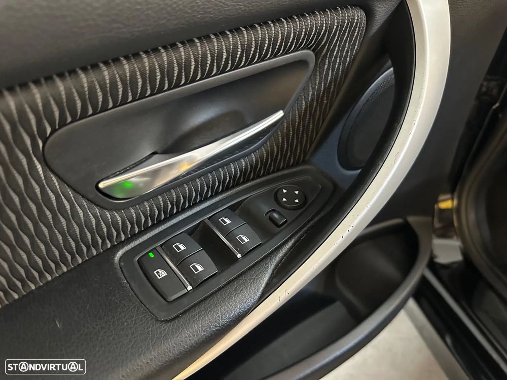 BMW 320 d Touring Aut. Efficient Dynamics Edition - 14