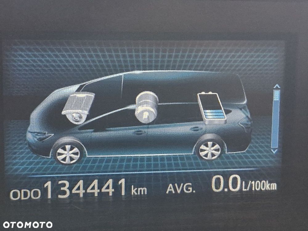 Toyota Prius+ (Hybrid) - 13