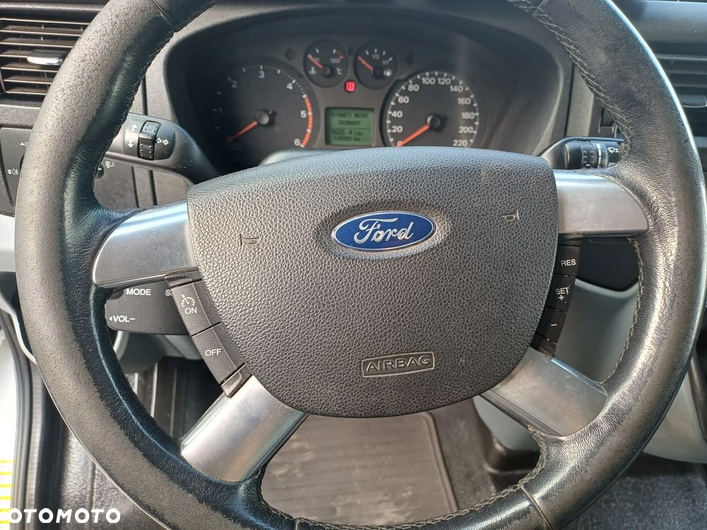 Ford Transit - 25