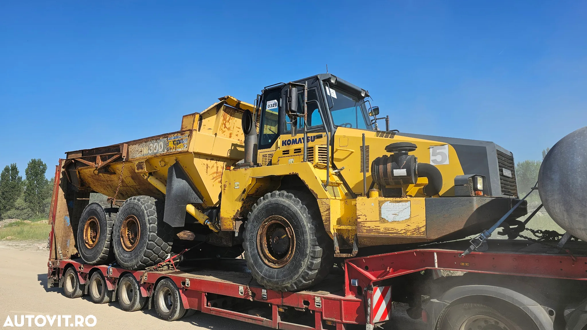 Komatsu HN 300 -2 Dumper 6X6 - 2