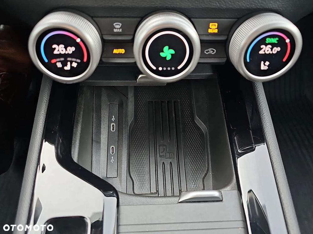 Skoda Superb 2.0 TDI SCR Selection DSG - 22