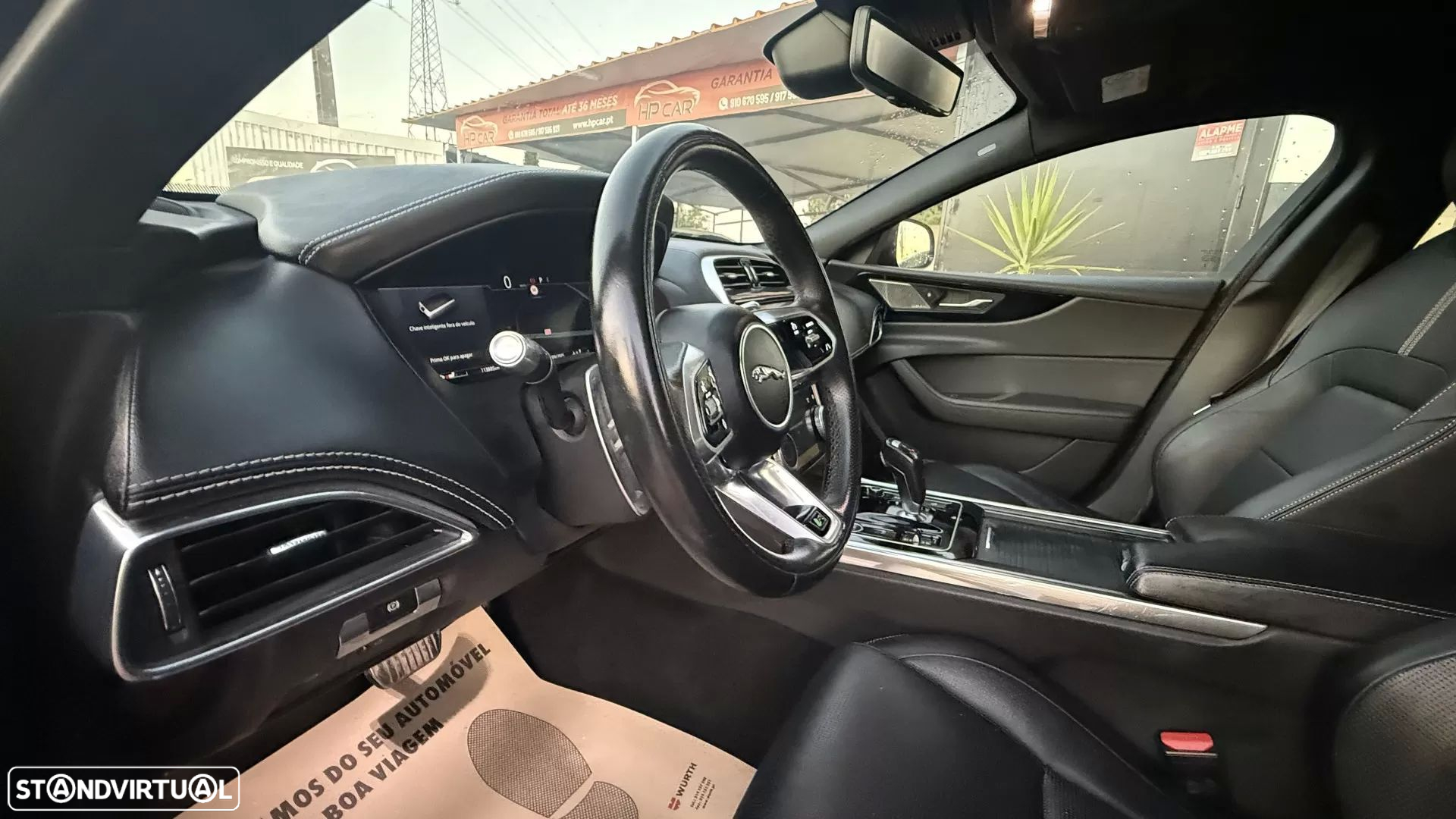 Jaguar XE 2.0 D200 R-Dynamic S - 38