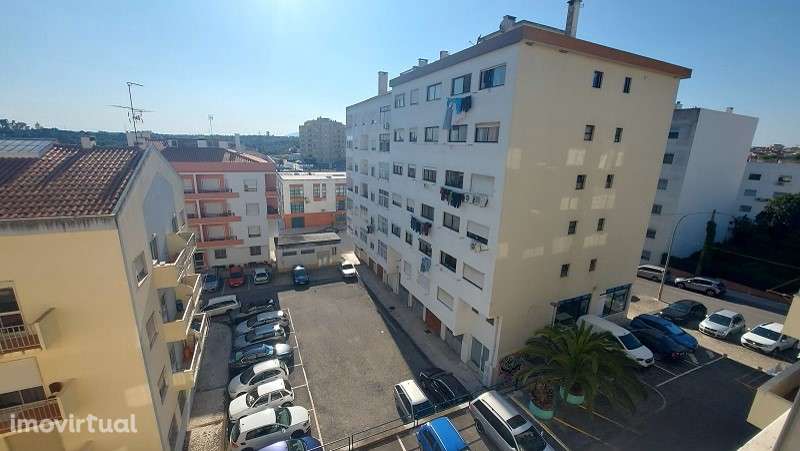 Apartamento T3 Duplex no centro do Cartaxo - Grande imagem: 3/17