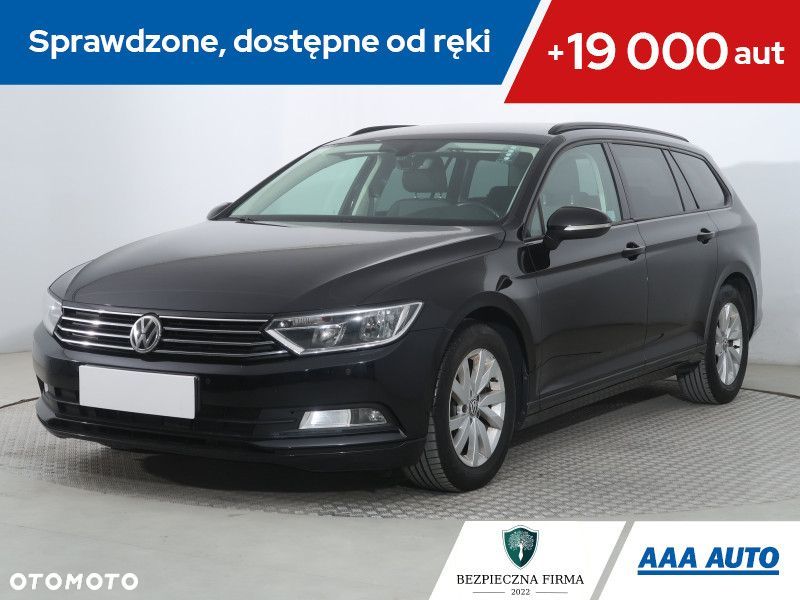 Volkswagen Passat - 1