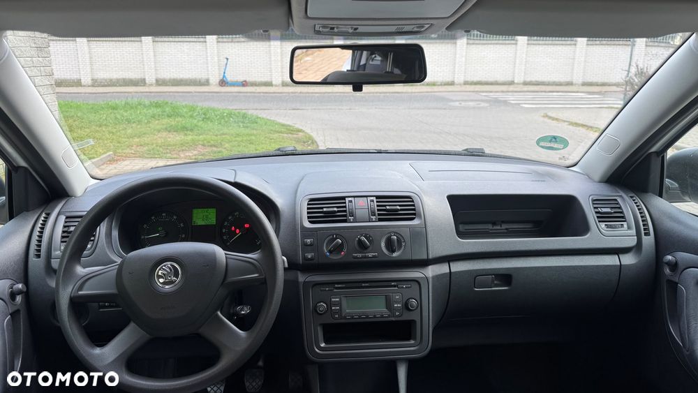Skoda Fabia 1.2 HTP Active - 10