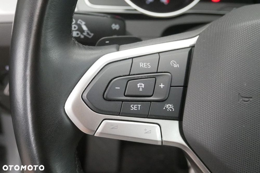 Volkswagen Passat Variant 2.0 TSI Business DSG - 22