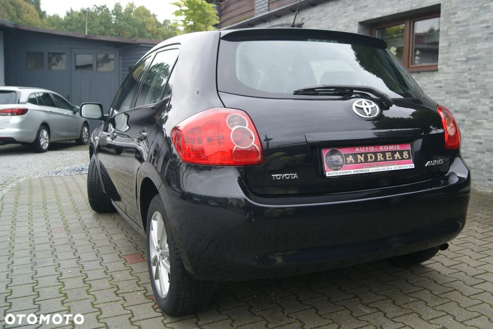 Toyota Auris 1.33 VVT-i Premium + - 4