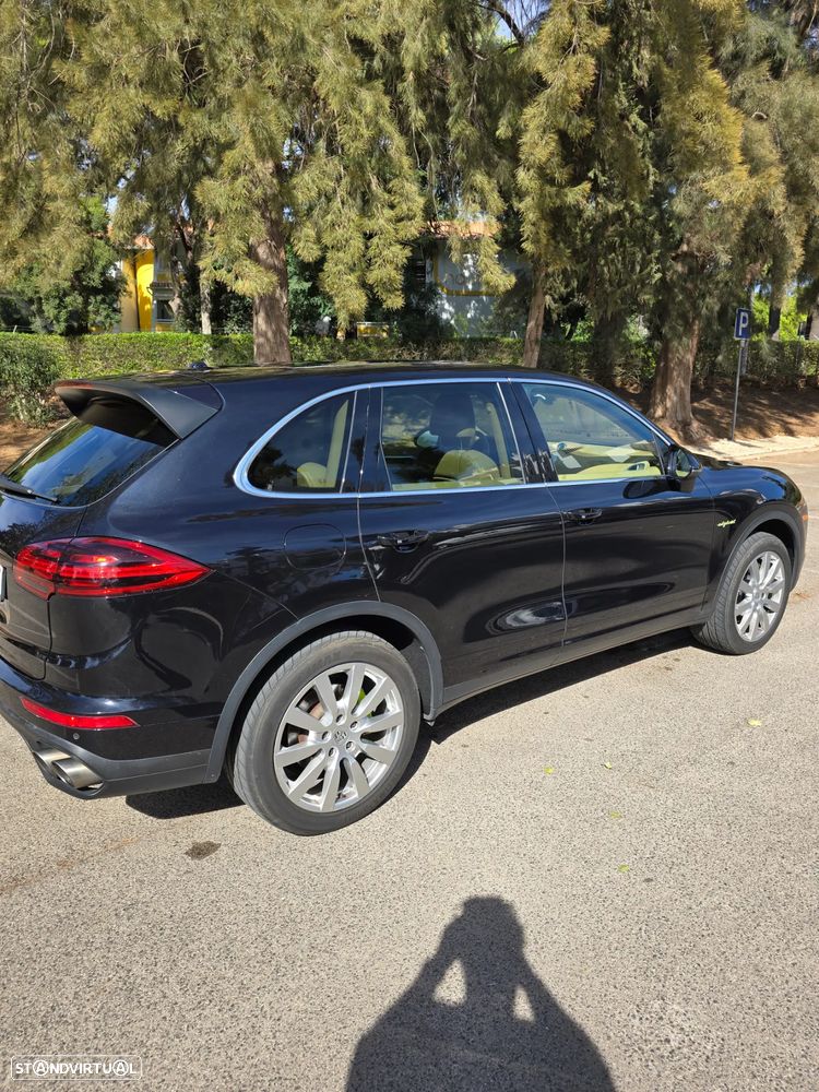 Porsche Cayenne S E-Hybrid Platinum Edition - 4