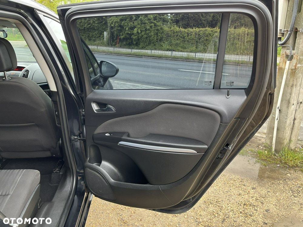 Opel Zafira - 22