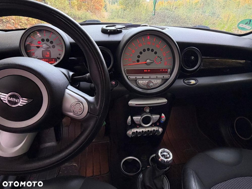 MINI Cooper Standard - 16