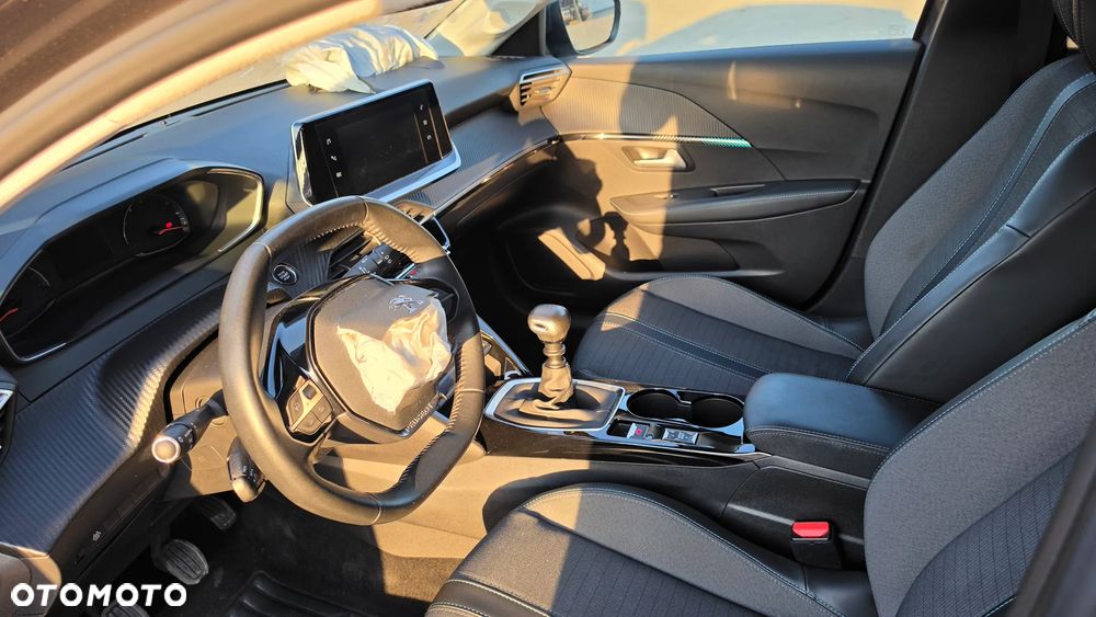 Peugeot 208 1.2 PureTech GPF Allure S&S - 25