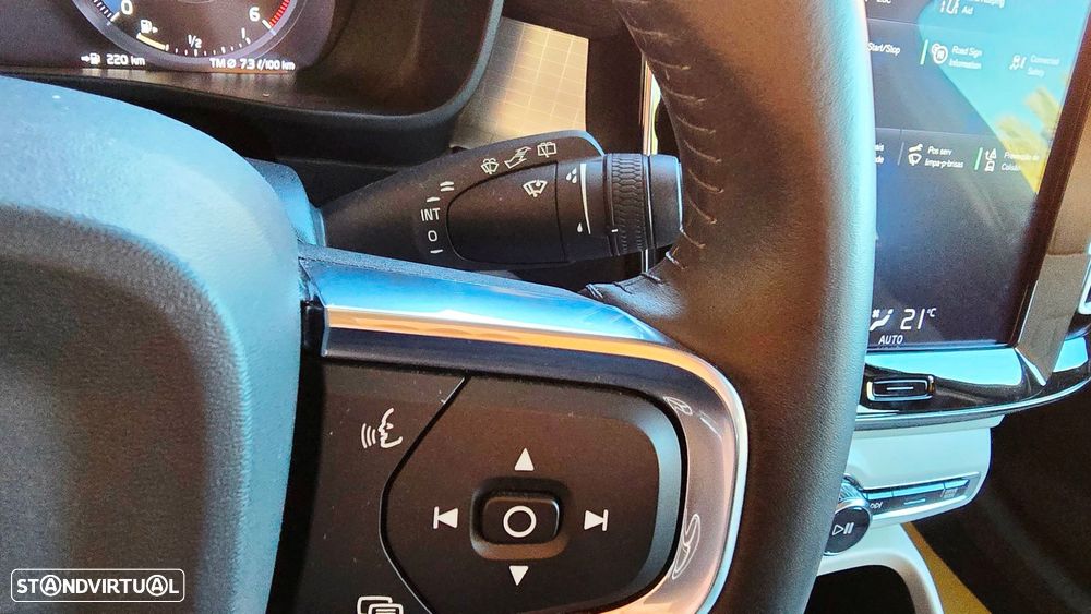 Volvo XC 40 2.0 D3 Momentum Geartronic - 34