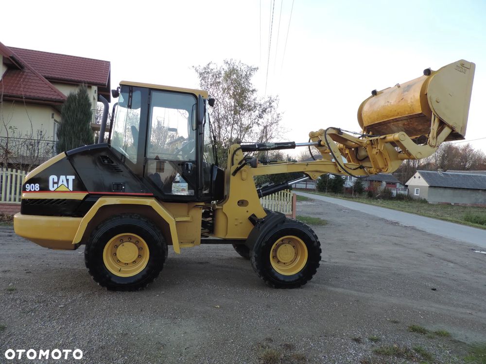 Caterpillar 908 - 14