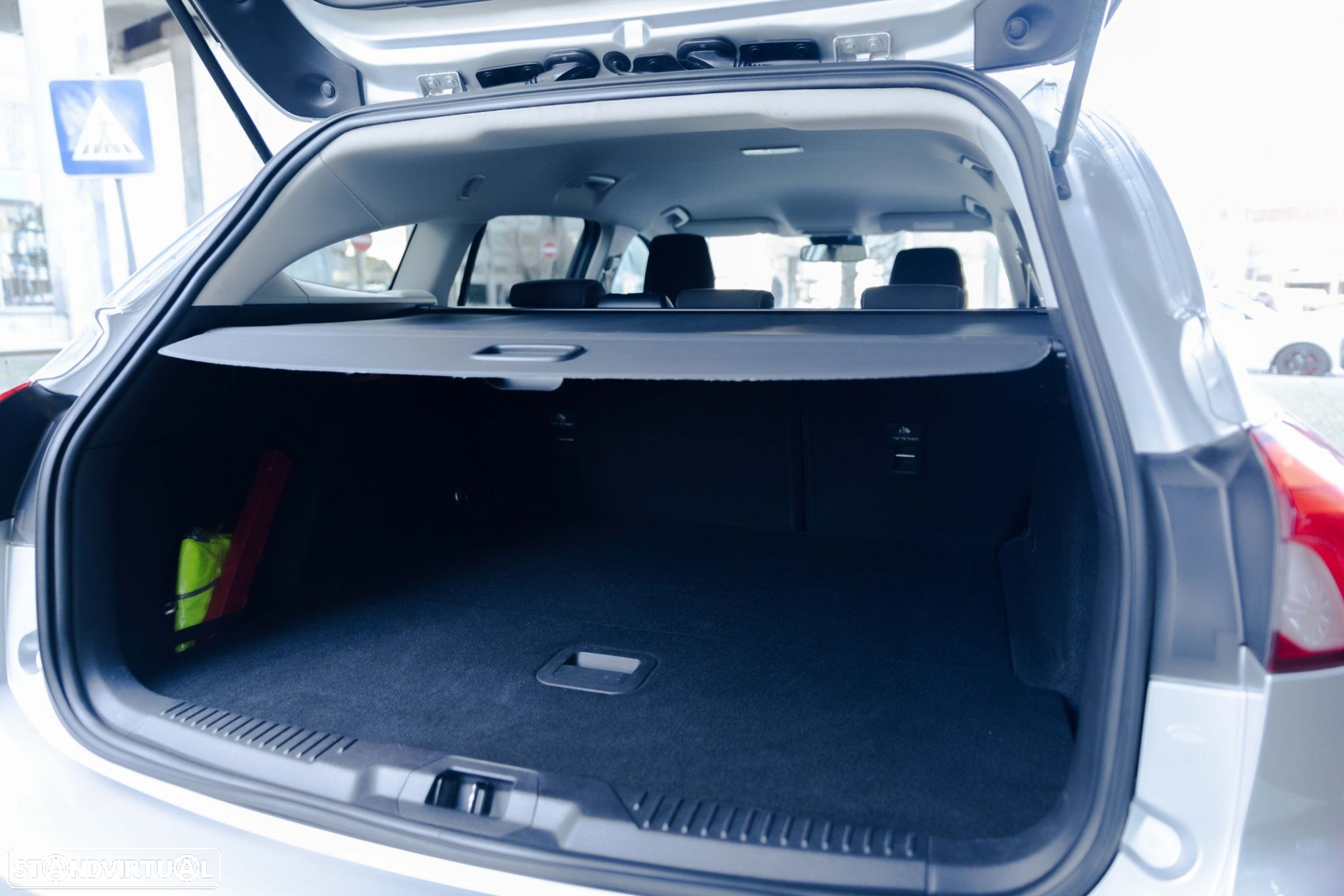 Ford Focus SW 1.5 TDCi EcoBlue Business - 17