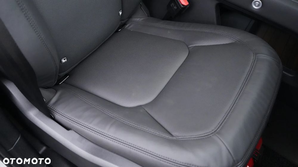 Land Rover Defender 3.0 D350 mHEV X-Dynamic HSE - 29