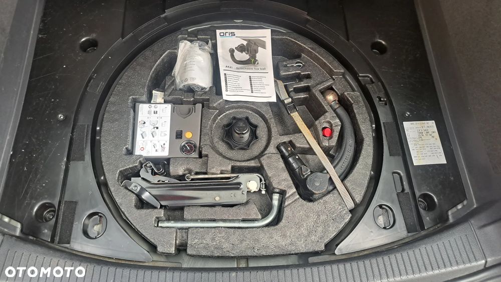 Volkswagen Touran 2.0 TDI DPF DSG Highline - 34