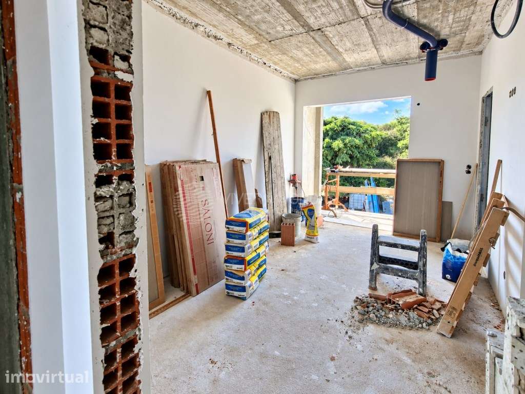 Oferta da Escritura | Moradia geminada V3 Nova com Piscina| Vale Fe... - Grande imagem: 5/37