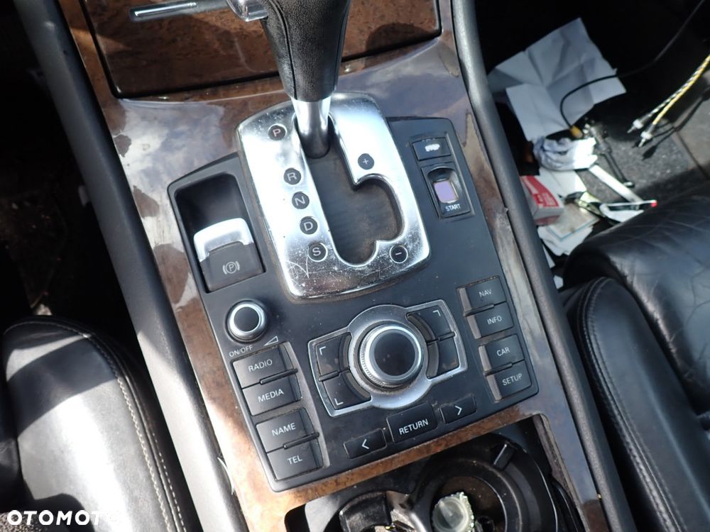 CZĘŚCI - Audi A8 D3 4,2 335KM BFM SEDAN AT GNU 4X4 lakier LZ9W 2002r. INDEX - 10153 - 12