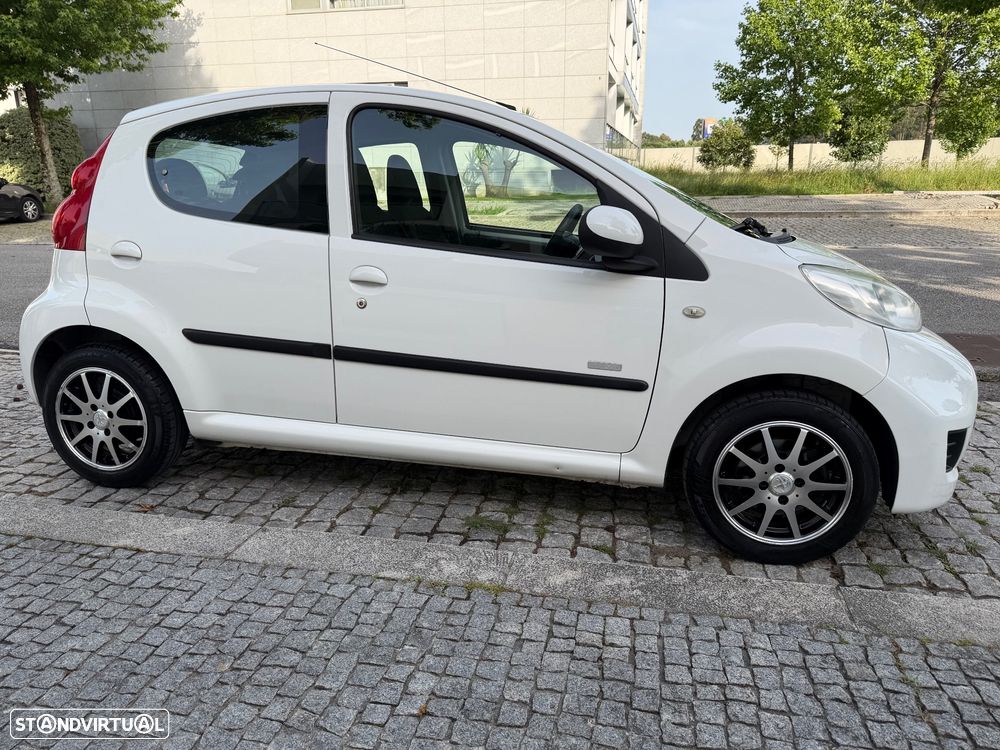 Peugeot 107 1.0 Millesim 200 - 18