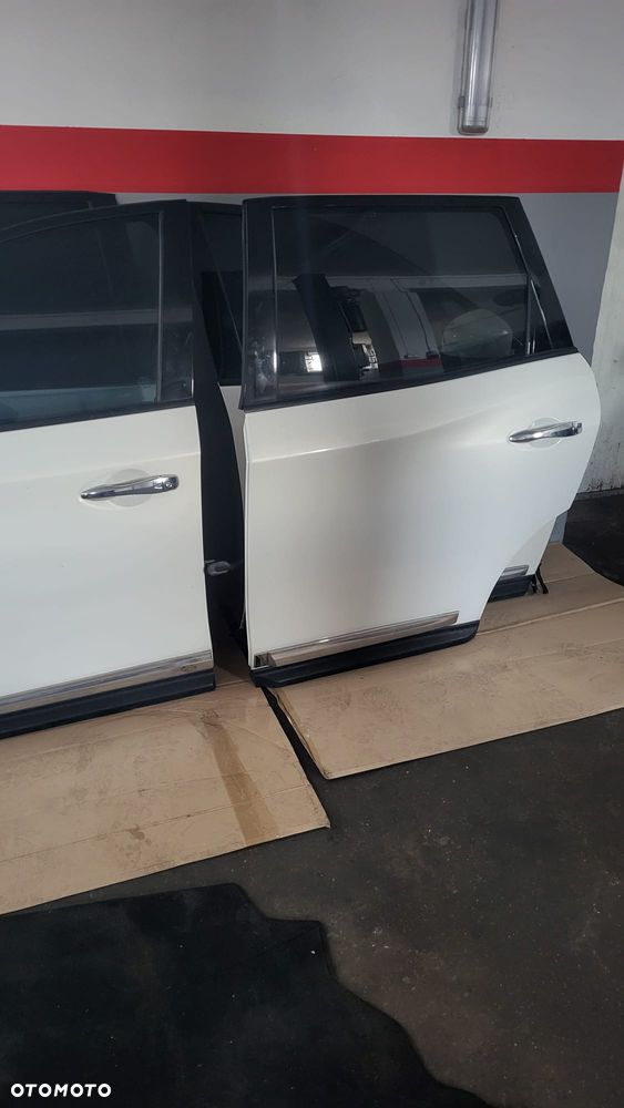 Nissan pathfinder r52 drzwi lewy przod lewy tyl kompletne
