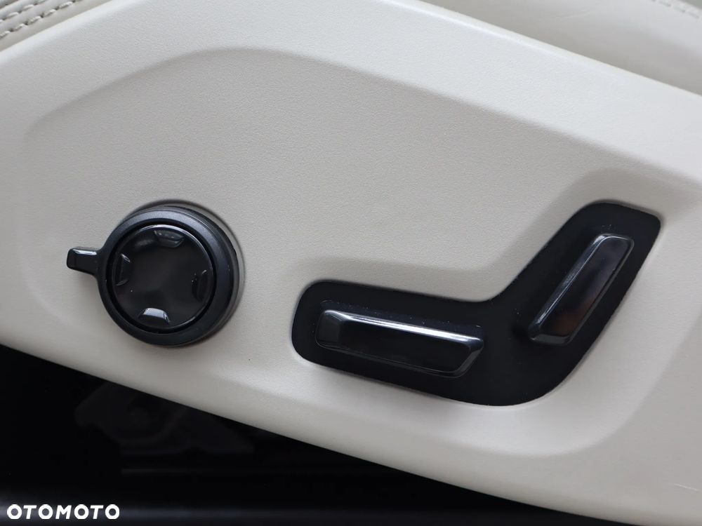 Volvo XC 90 B5 B AWD Ultimate Bright 7os - 26