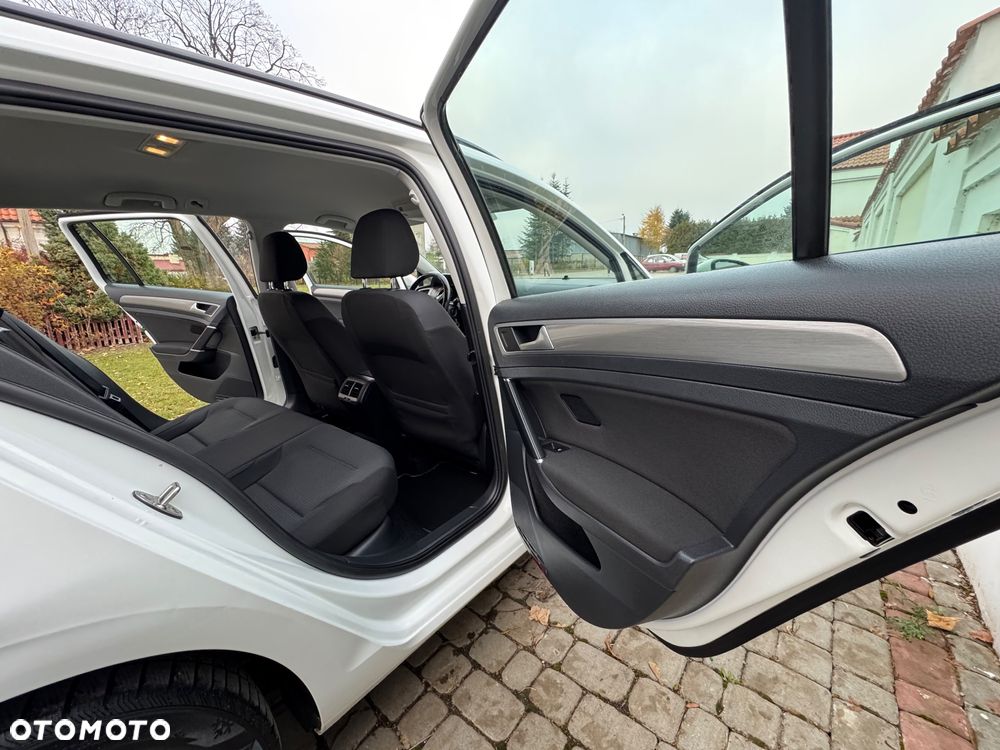 Volkswagen Golf - 38