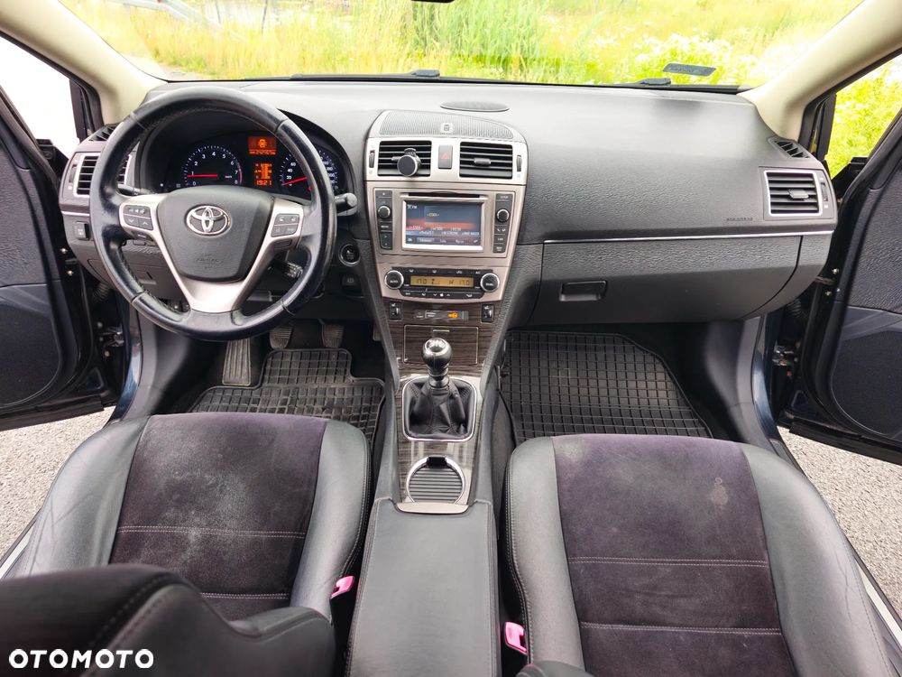 Toyota Avensis 1.8 Sol NAVI - 13