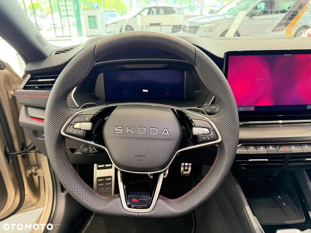 Skoda Octavia 2.0 TSI RS DSG - 17