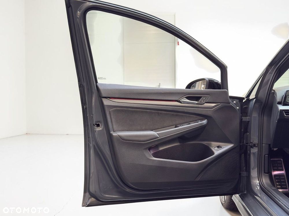 Volkswagen Golf - 18