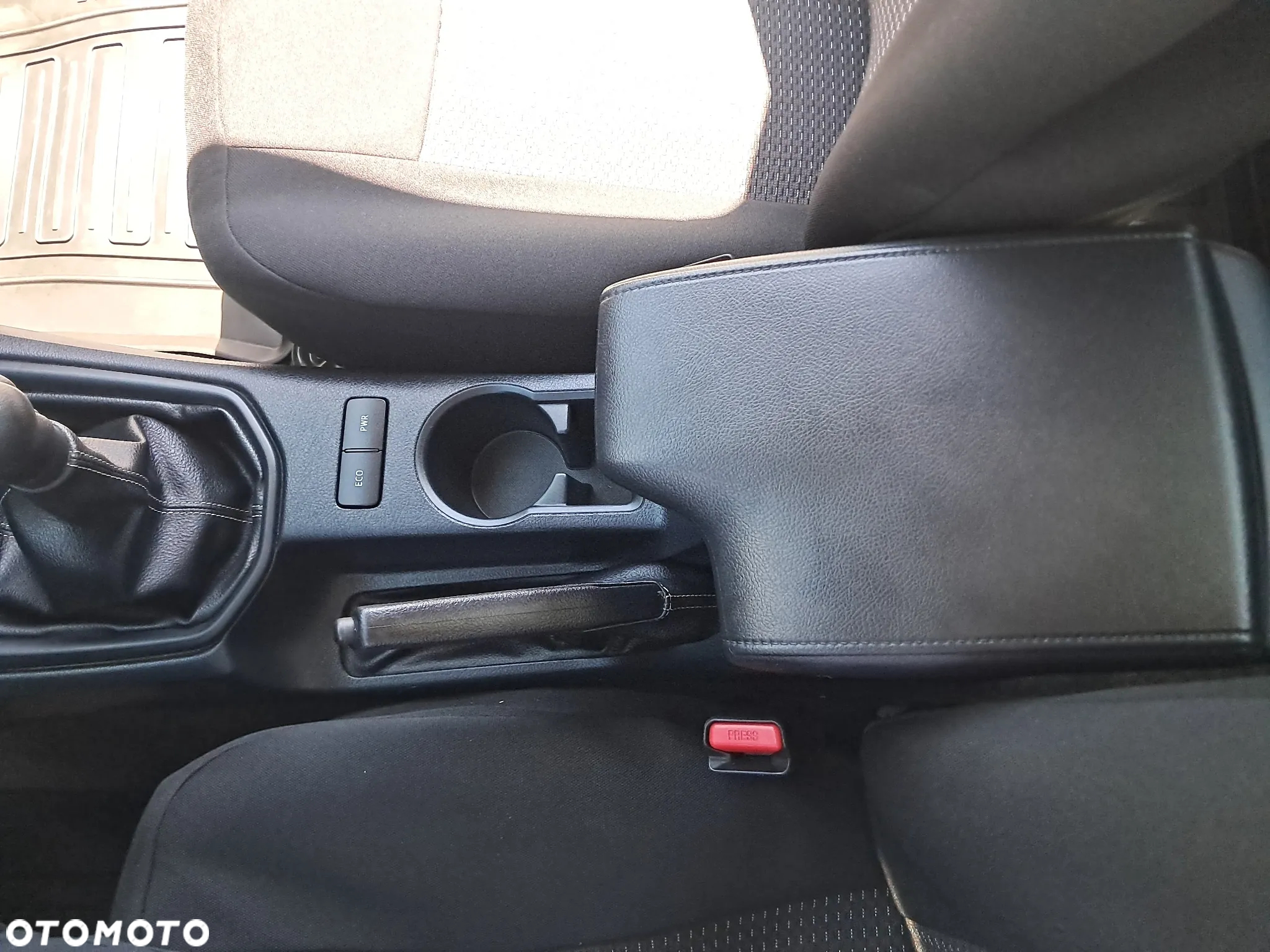 Toyota Hilux 2.4 D-4D Single Cab DLX 4x4 - 28