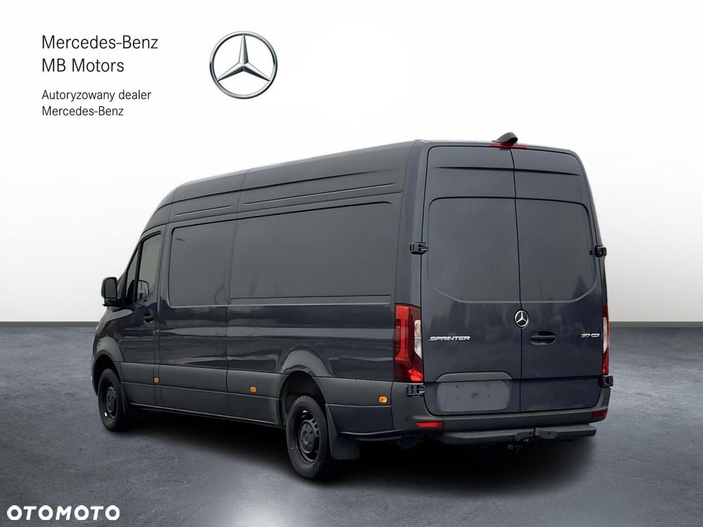 Mercedes-Benz Sprinter - 4